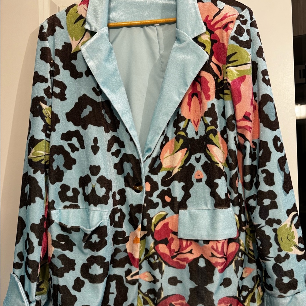 Velvet blazer with floral and animal print. Dress up or down. Size M. NWOT.